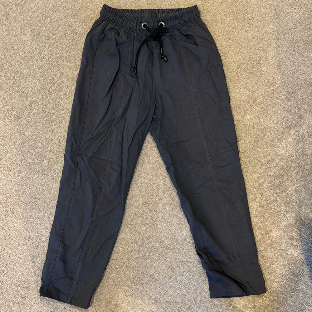 Zara Size Small pants with pull string and pockets